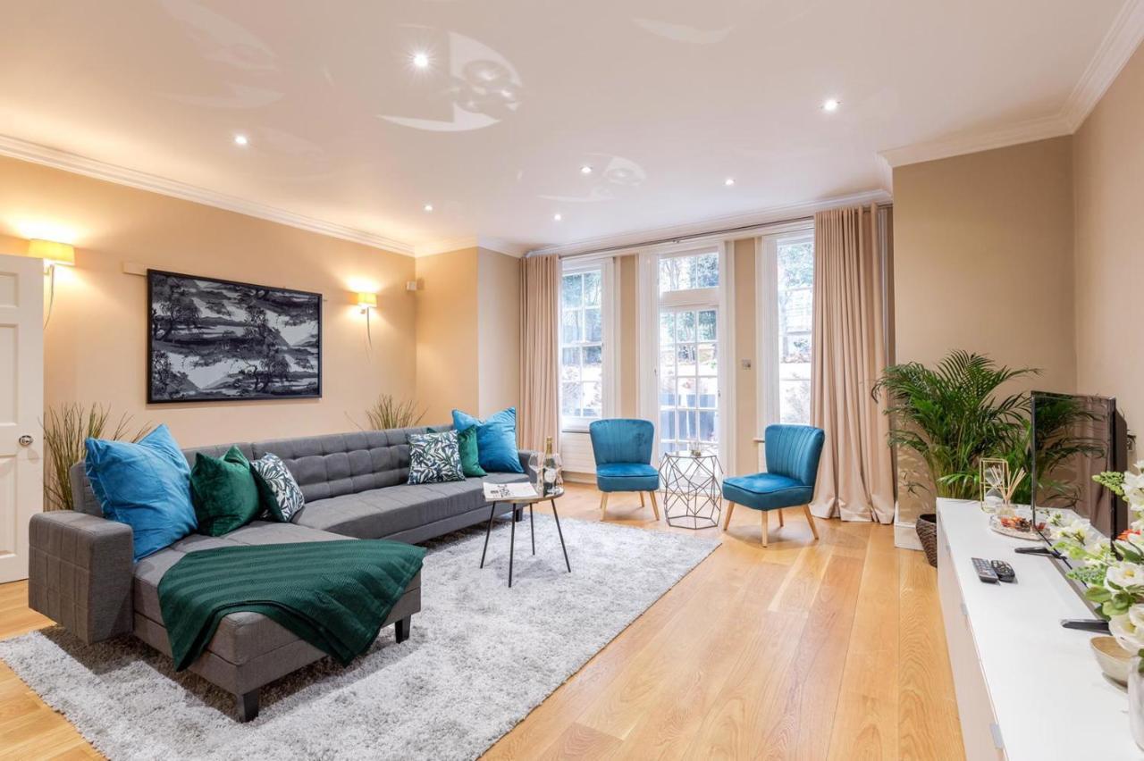 Relaxing And Spacious Kensington With Patio * London