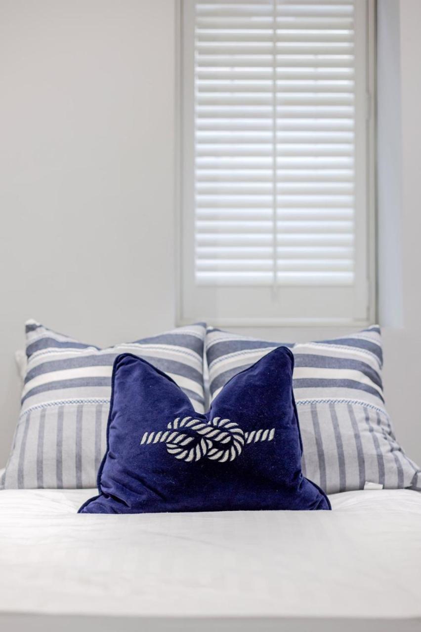 Relaxing And Spacious Kensington With Patio Londen