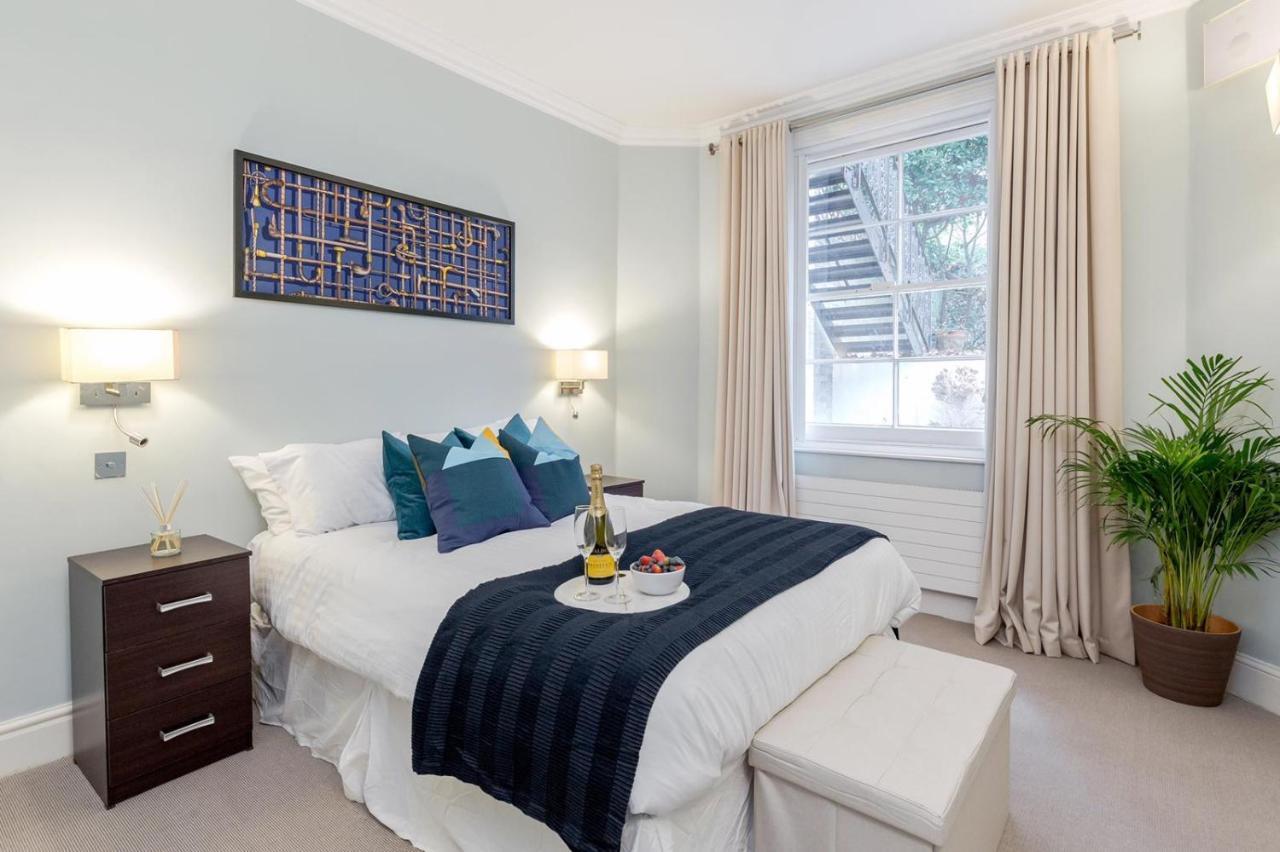 Relaxing And Spacious Kensington With Patio * Londen